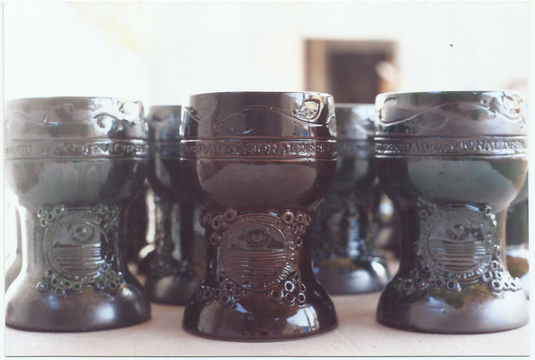 Premios - Copas de cerámica realizadas en los talleres del tornambé.